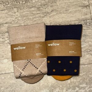 Womens Wellow compression socks size medium ( shoe size 6.5 - 10 ) NWT